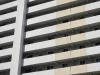 Ilustrasi fasad gedung apartemen bertingkat tinggi dipotret dari bawah di Seoul, Korea Selatan