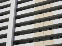 Ilustrasi fasad gedung apartemen bertingkat tinggi dipotret dari bawah di Seoul, Korea Selatan
