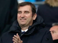 CEO Manchester City Ferran Soriano bertepuk tangan di tribun stadion