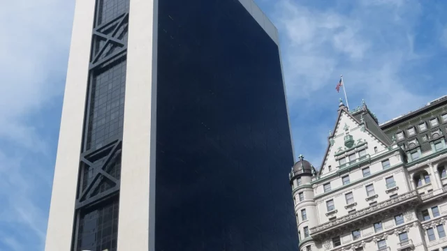 Gedung Solow di 9 West 57th Street, New York, kantor pusat Apollo Global Management