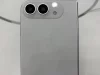 Bagian belakang ponsel lipat iPhone Duo warna putih dengan dua kamera