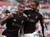 Alexander Isak dan Bradley Barcola merayakan gol Liverpool di markas Brentford