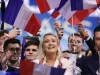 Marine Le Pen bersama Jordan Bardella dan Eric Ciotti menyapa pendukung di Orleans, Prancis