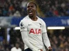 Pemain Tottenham Mathys Tel berselebrasi di Stamford Bridge