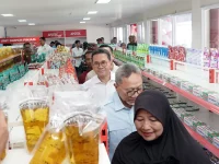 Peninjauan gerai Koperasi Desa Merah Putih di Sukoharjo, Jawa Tengah