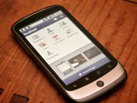 Aplikasi Facebook di layar ponsel pintar