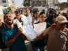 Pelayat mengusung jenazah korban serangan Israel di Universitas Islam, Kota Gaza