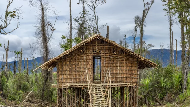 Rumah kaki seribu Mod Aki Aksa, rumah adat suku Arfak di Papua Barat