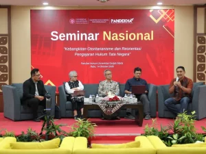 Para pembicara Seminar Nasional Kebangkitan Otoritarianisme dan Reorientasi Pengajaran Hukum Tata Negara di FH UGM