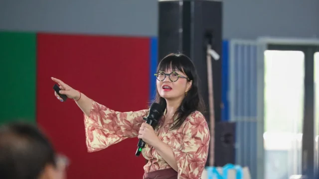 Wamendiktisaintek Stella Christie saat memaparkan dampak AI pada proses belajar