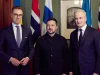 Presiden Finlandia Alexander Stubb, Presiden Ukraina Zelenskyy, dan PM Norwegia Jonas Gahr Store berfoto bersama