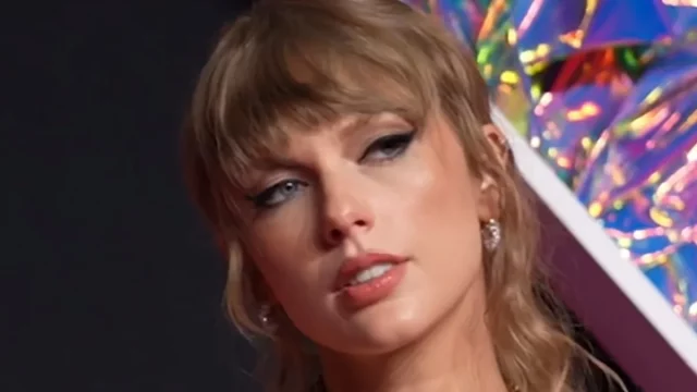 Taylor Swift di karpet merah MTV Video Music Awards 2023