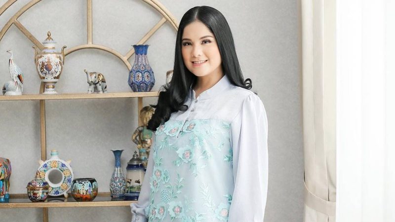 Berita selebriti dan gosip artis: Annisa Pohan