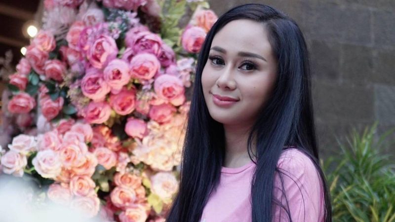 Berita selebriti dan gosip artis: Denise Chariesta copot