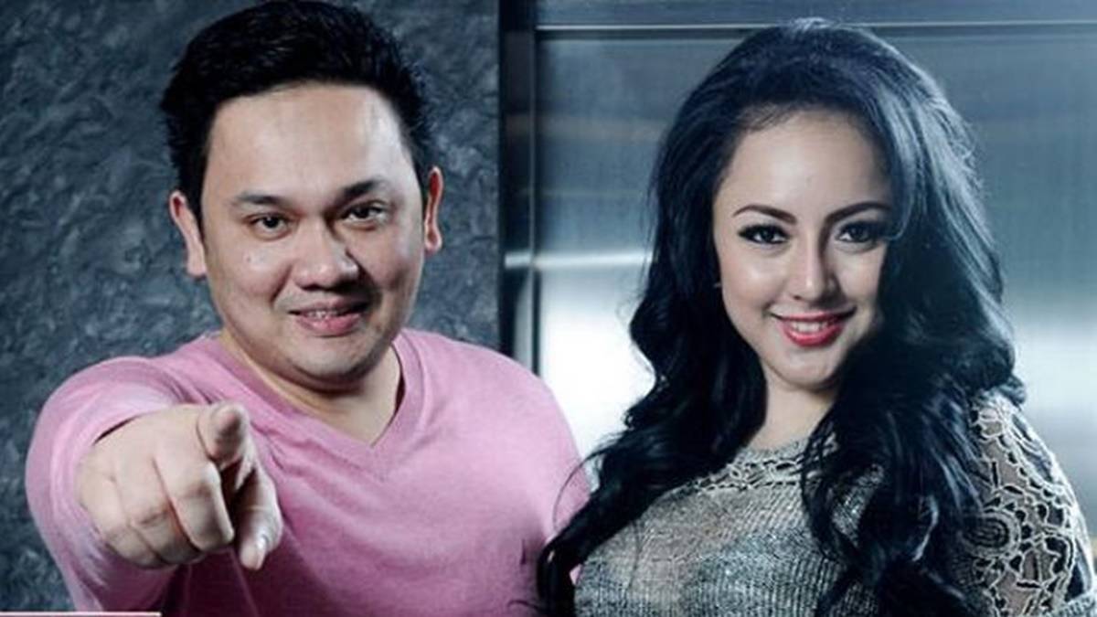 Farhat Abbas dan Regina Andriane