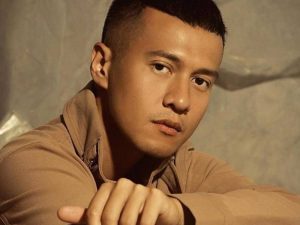 Berita selebriti dan gosip artis: Kini sukses, Herjunot Ali ceritakan pengalaman saat hidup susah sampai harus jadi pengantar gas.