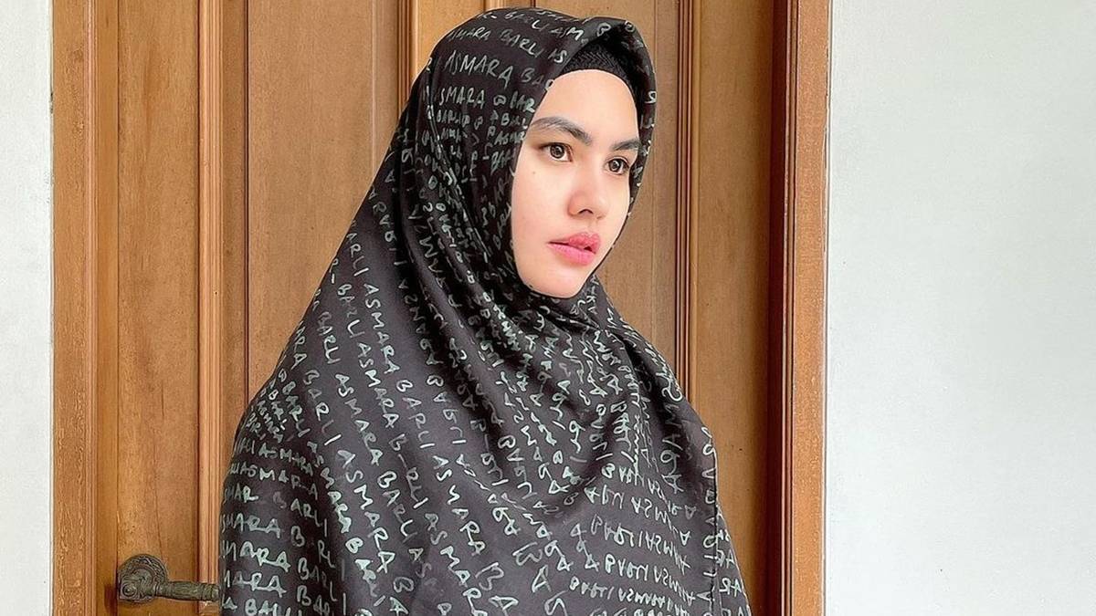 3 Selebriti Ini Mengadopsi Anak Sebelum Menikah 5 Lampiran Gambar