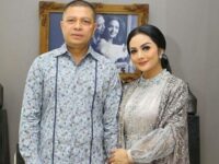 Krisdayanti bagikan video suaminya bersama Presiden Timor Leste, netizen menduga jika mungkin Raul Lemos jadi presiden selanjutnya.