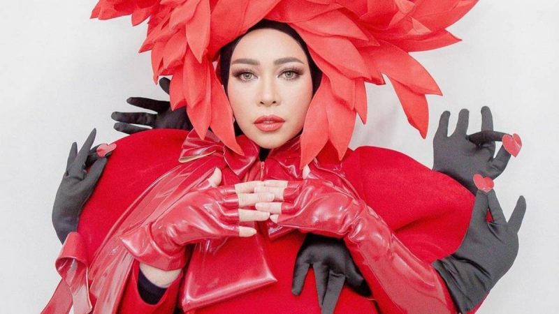 Berita selebriti dan gosip artis: Melly Goeslaw