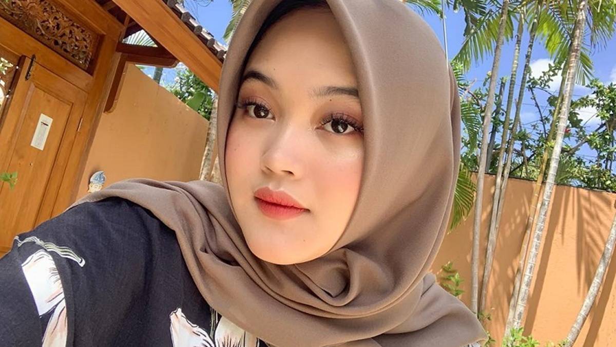 Bikin Adem Mata Memandang, Ini 5 Artis Cantik Berhijab 9 Lampiran Gambar