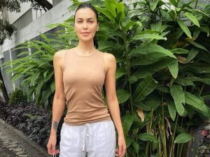 Berita artis, selebriti, dan gosip terbaru hari ini: 4 artis ini rutin melakukan olahraga dan menerapkan pola hidup sehat setiap hari.