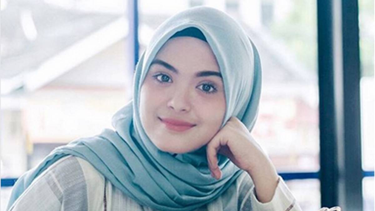 Bikin Adem Mata Memandang, Ini 5 Artis Cantik Berhijab 10 Lampiran Gambar