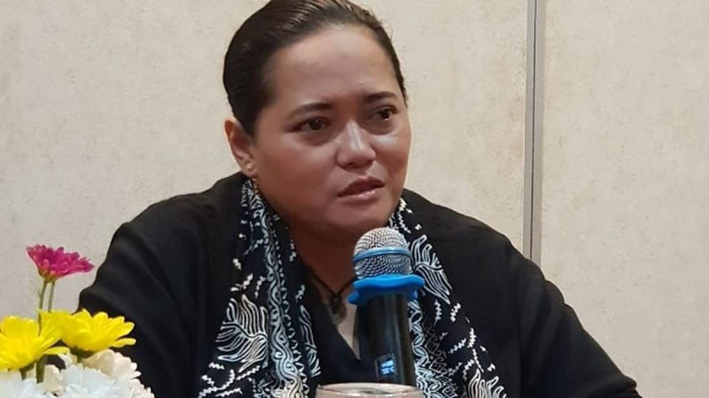 Berita selebriti dan gosip artis: dari ramalan Mbak You prediksi akan ada artis yang ketahun berbuat skandal dengan istri orang lain.