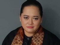 Berita selebriti dan gosip artis: Mbak You ceritakan pernikahan dengan ular gaib hingga miliki 3 anak yang menyerupai ular gaib.