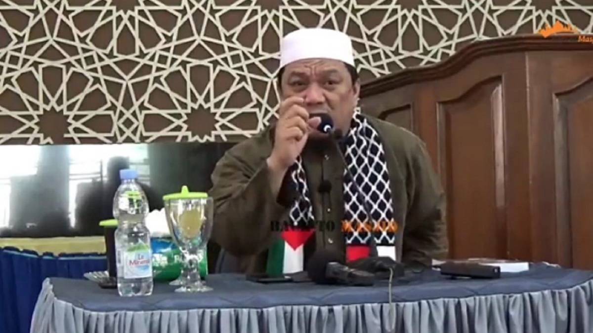 Viral, Ustaz Yahya Waloni Tabrak Anjing Hingga Pincang karena Kesal 2 Lampiran Gambar