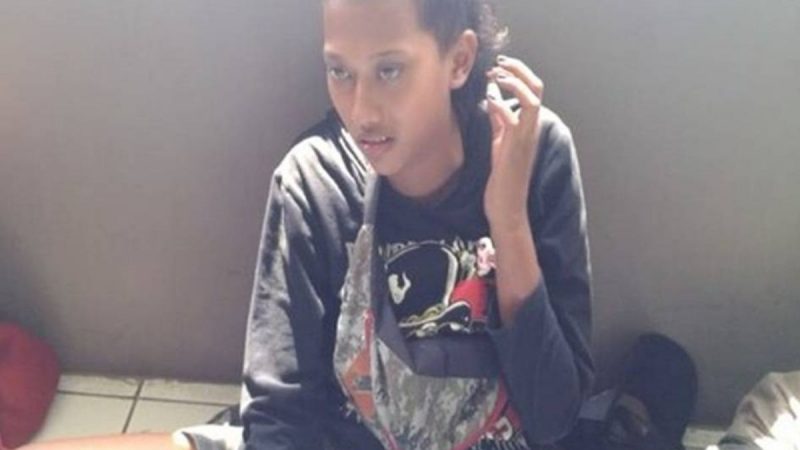 Berita terbaru hari ini: Seorang pengamen wanita, Novi, asal Madiun mampu hasilkan uang Rp 9 juta dari hasil mengamen di jalanan.