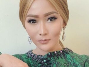 Berita artis: Inul Daratista tegaskan pada netizen agar tidak berpikiran negative ketika dirinya pakai baju pendek untuk olahraga.