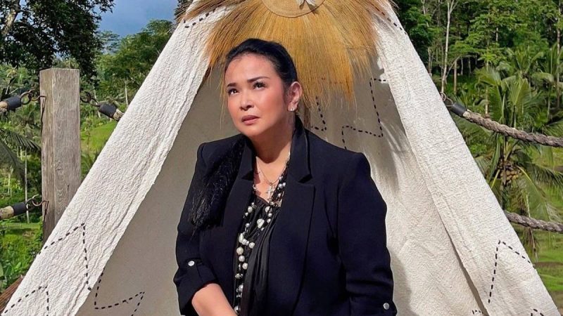 Berita selebriti dan gosip artis: Jennifer Jill