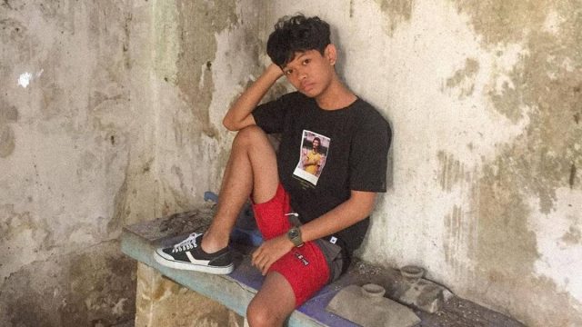 Berita selebriti dan gosip artis: Fakta baru pelaku kasus pembunuhan selebgram Ari Pratama terungkap, pelaku diduga alami gangguan kejiwaan.