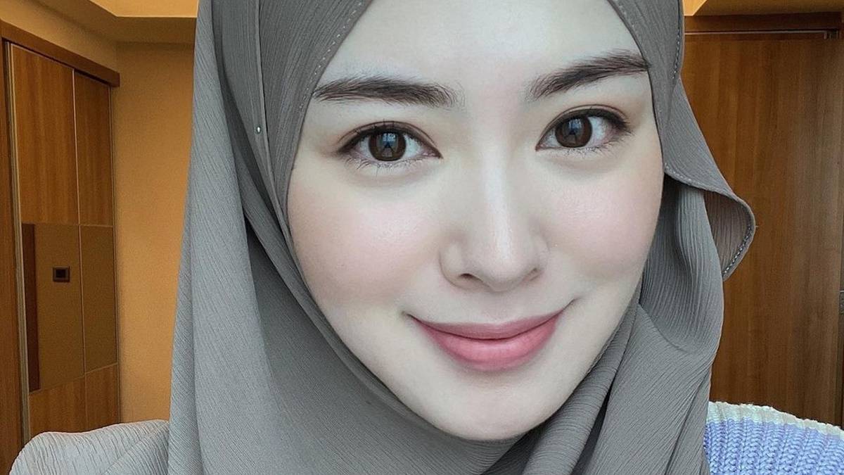 Non Muslim, Begini Reaksi Ibunda Ayana Moon Diajak Mengunjungi Masjid