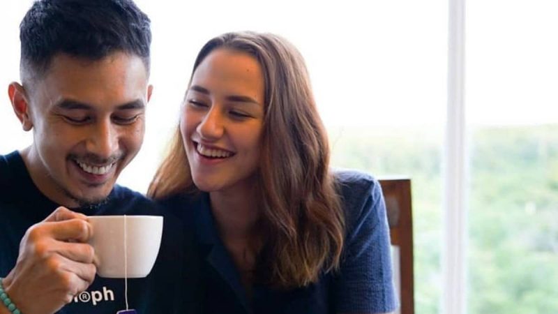 Berita selebriti dan gosip artis: Pindah agama dan menikah muda, Dahlia Poland ingin nangis cerita perjuangan besarkan 3 orang anak.