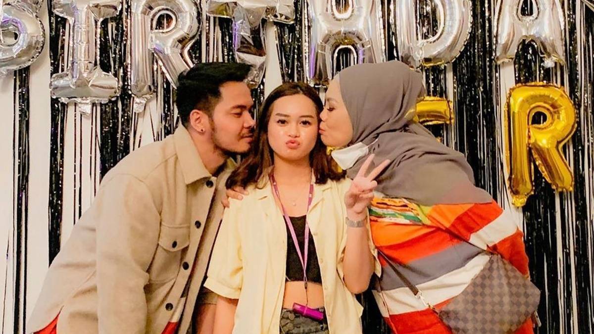 6 Seleb Ini Minta Dihormati Oleh Sang Anak 7 Lampiran Gambar