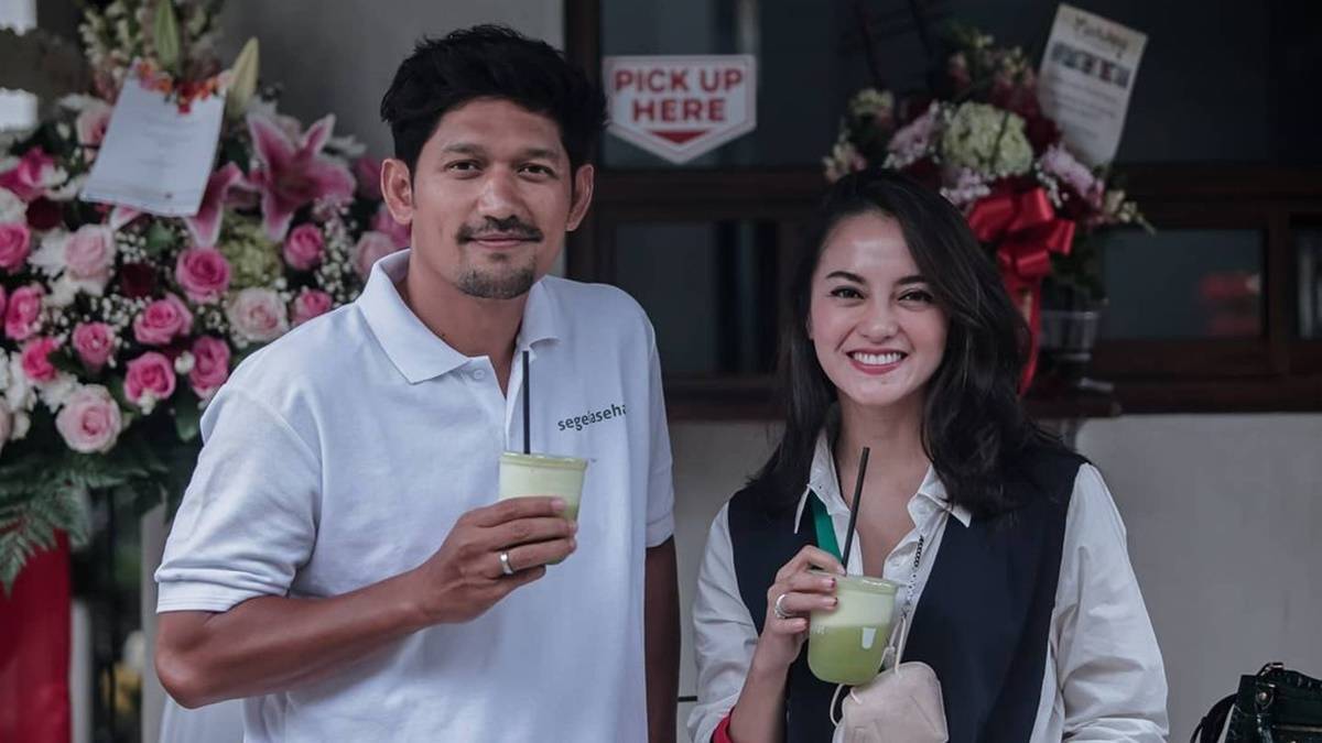 6 Pasangan Artis Ini Suka Makan di Kaki Lima 7 Lampiran Gambar