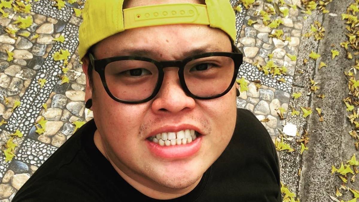 Reza Bukan - Artis ditinggal pasangan saat di penjara.