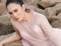 Berita selebriti dan gosip artis: Urus perceraian, Mbak You ramal Wulan Guritno akan kembali menikah hingga 3 sampai 4 kali.