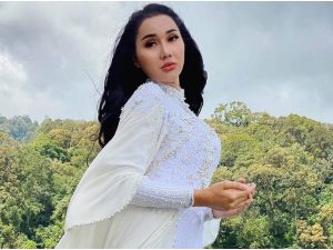 Berita selebriti dan grosip artis: Lucinta Luna secara blak-blakan ungkap ingin segera menikah dan punya anak dengan cara bayi tabung.