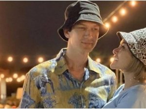 Berita selebriti dan grosip artis: Nikita Mirzani ungkapkan dirinya sangat menyukai Dimas Beck sampai ingin punya anak dari Dimas.