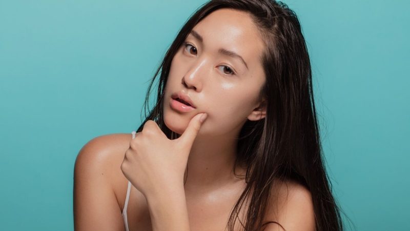 Cekricek.id - Berikut ini berbagai kebiasaan sepele yang dapat menyebabkan kulit kusam, wajib kamu hindari. Ini tips untuk kamu.