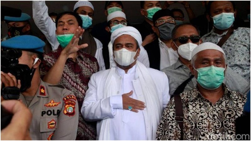 Cekricek.id - Habib Rizieq Shihab mengaku tensi sang istri naik dari 150 menjadi 400 saat dirinya dikabarkan sekarat dan meninggal di RS.