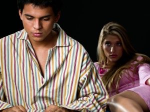 Cekricek.id: Ternyata ada berbagai tips yang bisa kamu coba untuk dapat menaklukkan pria berkarakter dingin dan cuek.