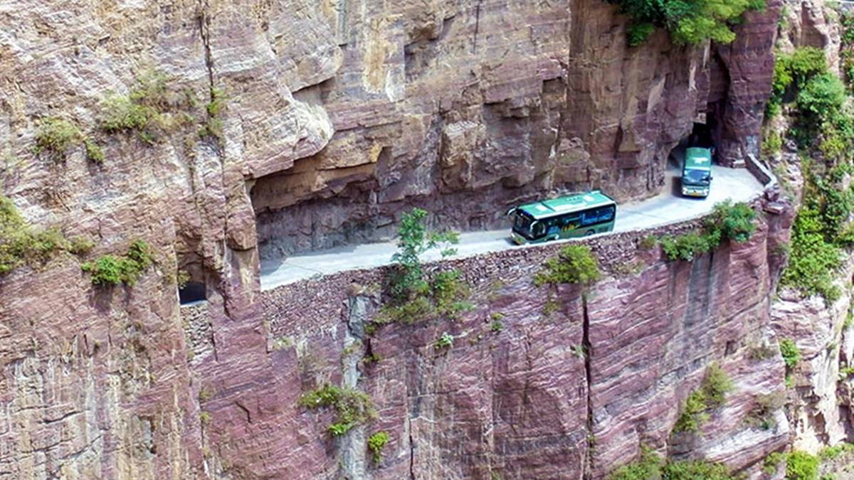 5 Jalan Paling Mematikan di Dunia, Salah Satunya Indonesia 6 Guoliang Tunnel, China