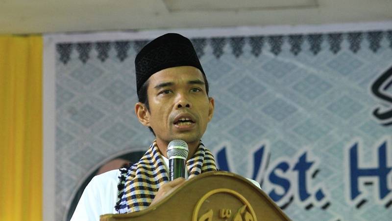 Cekricek.id: Ustadz Abdul Somad menggalang donasi untuk membeli kapal selam baru guna mengganti KRI Nanggala 402.