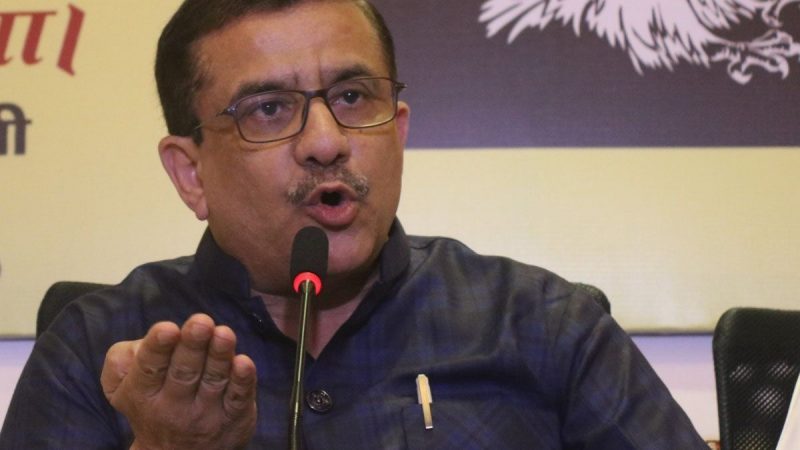 Berita selebriti dan gosip artis: Anggap promosi terorisme, Waseem Rizvi’s minta sebanyak 26 ayat di Alquran dapat dihapus.