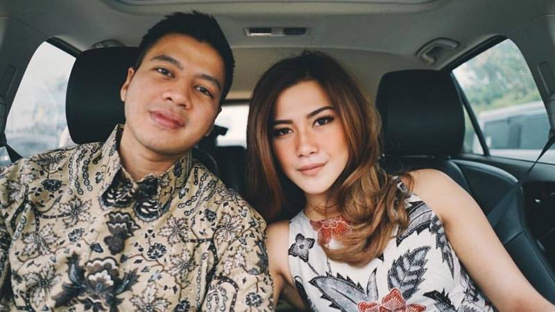 Saling Hapus Foto Bersama, Dita Fakhrana Cerai? 2 Lampiran Gambar
