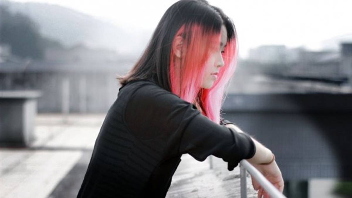 Cekricek.id: ada berbagai faktor yang bisa menjadi penyebab mengapa kamu sering kali merasa kurang bahagia seperti berikut.