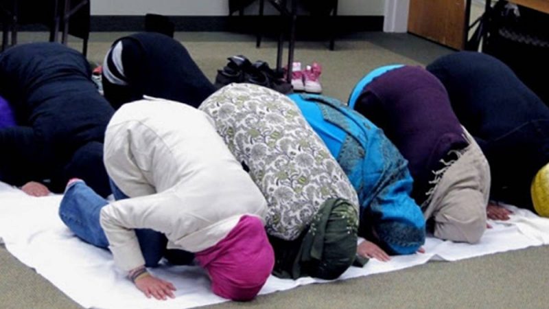 Berita trending terbaru dan berita viral terbaru : Kabar duka, senat Perancis setujui pasal larangan shalat bagi muslim di lingkungan pendidikan.